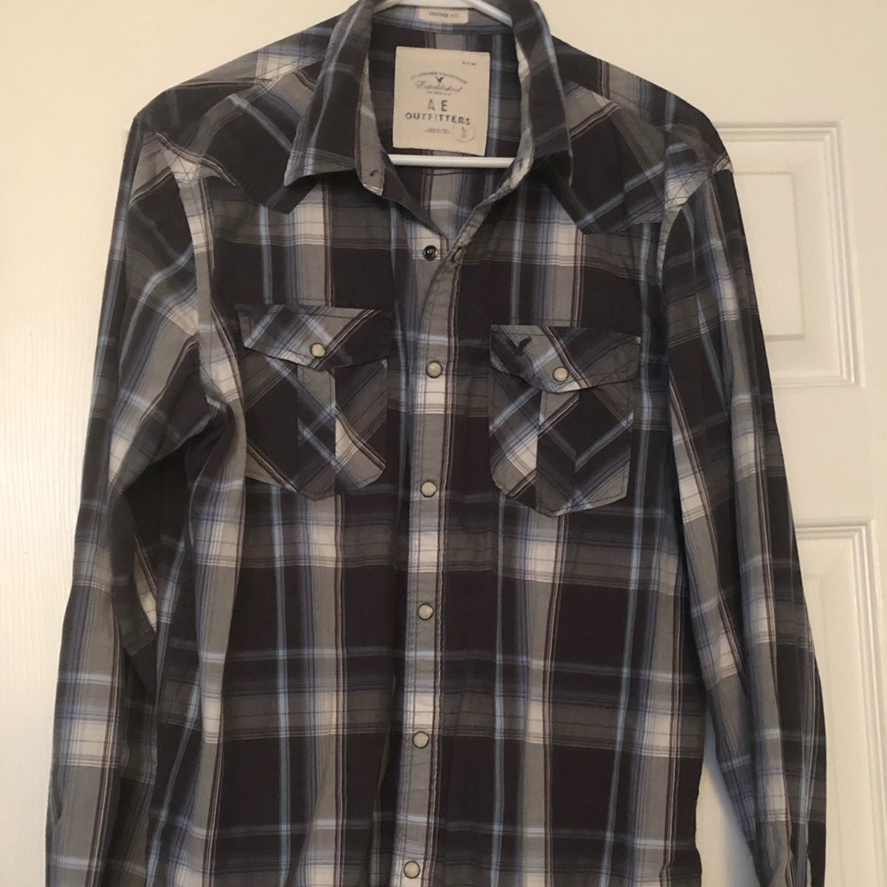 Men’s AE Button Up Shirt Sz L
